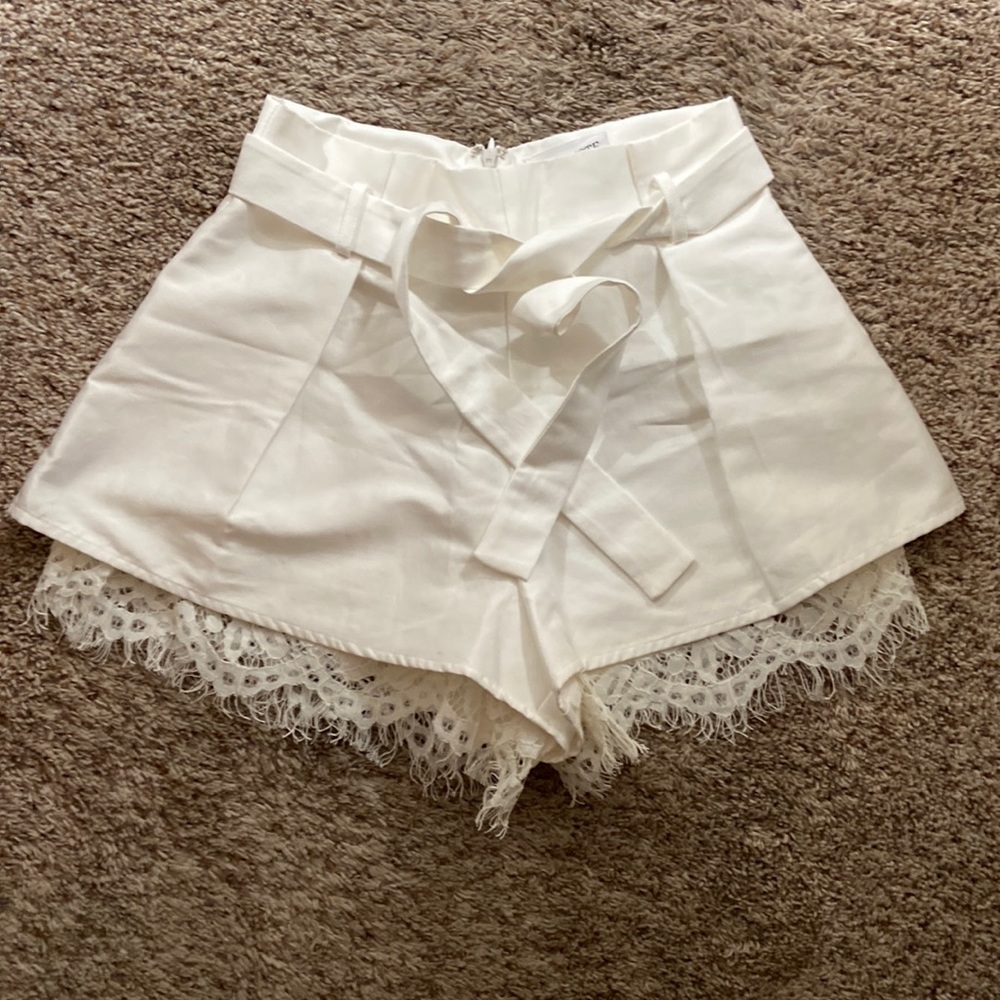 Brand new white dressy shorts 😍